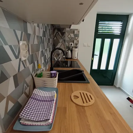 Family Leona Apartment Makarska