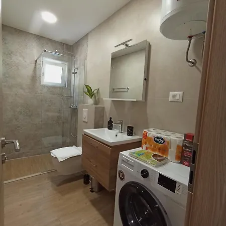 Family Leona * Makarska