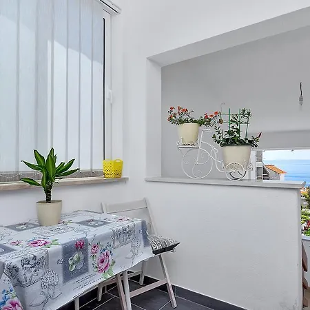 Family Leona Apartment Makarska