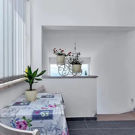 Family Leona Apartment Makarska