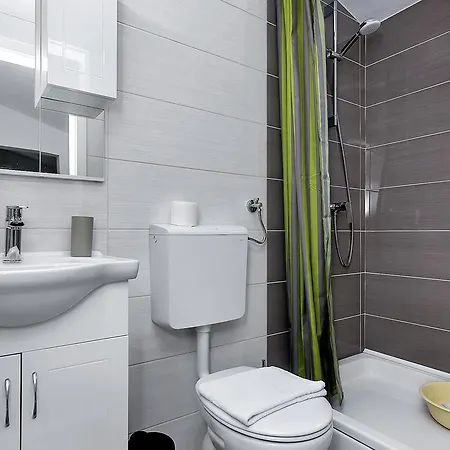 Family Leona Makarska